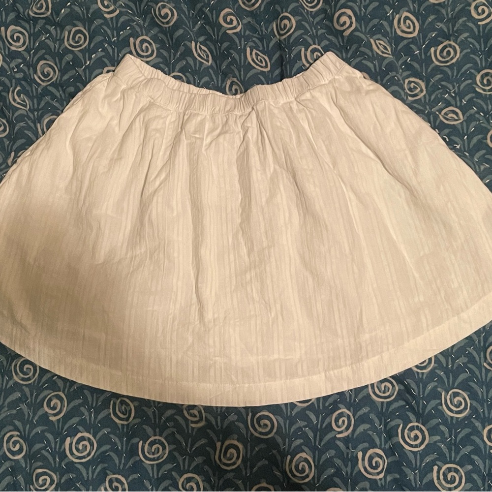 white mini american eagle skirt